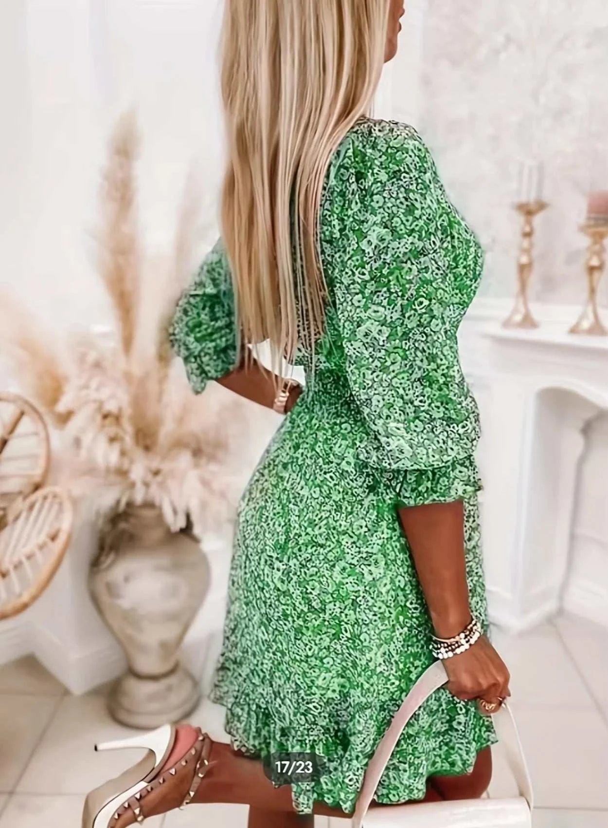 Women's small floral printed V-neck dress, elastic waist design, bohemian fashion casual dress, suitable for daily wear in sprin