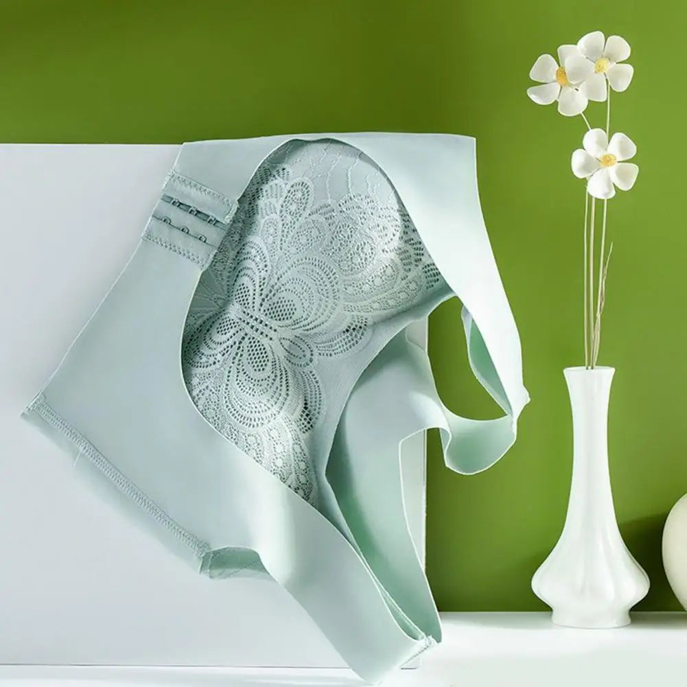 Front-Closure Wireless Posture Support Sports Bra – Breathable Cross-Back Comfort Underwear