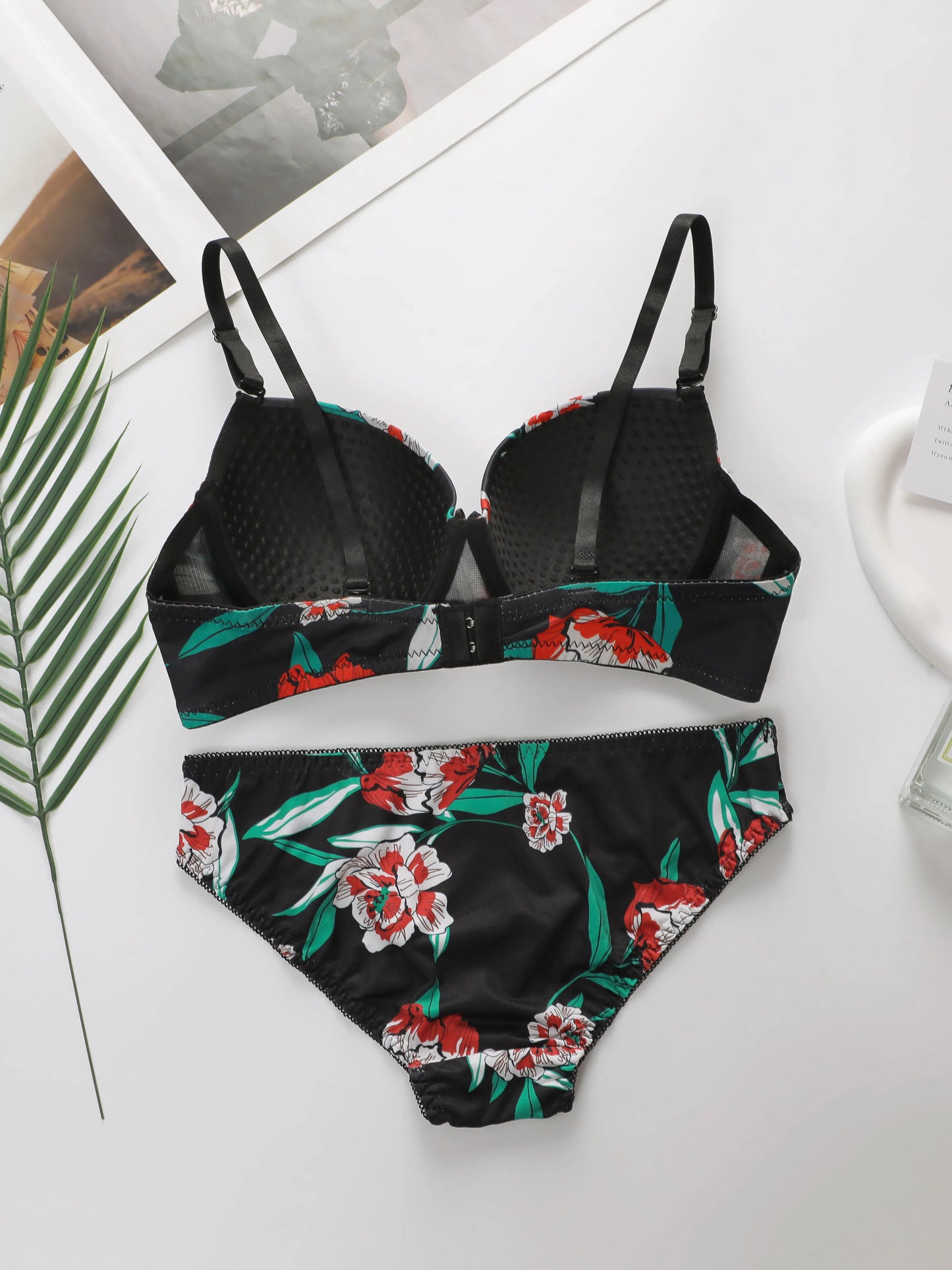 High-Quality Multi-Color Printed Push-Up Bra & Panty Set – Women’s Lingerie Beach Party Bikini