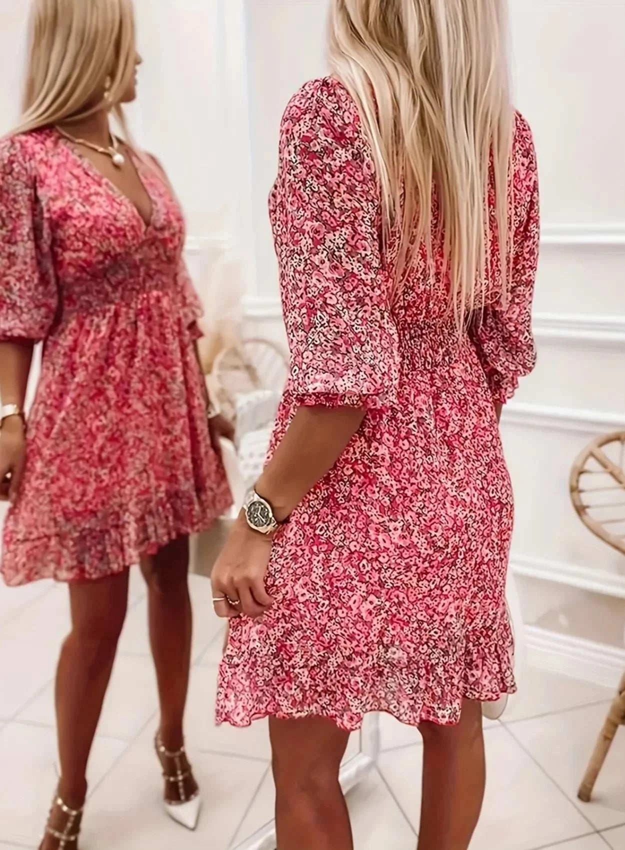 Women's small floral printed V-neck dress, elastic waist design, bohemian fashion casual dress, suitable for daily wear in sprin