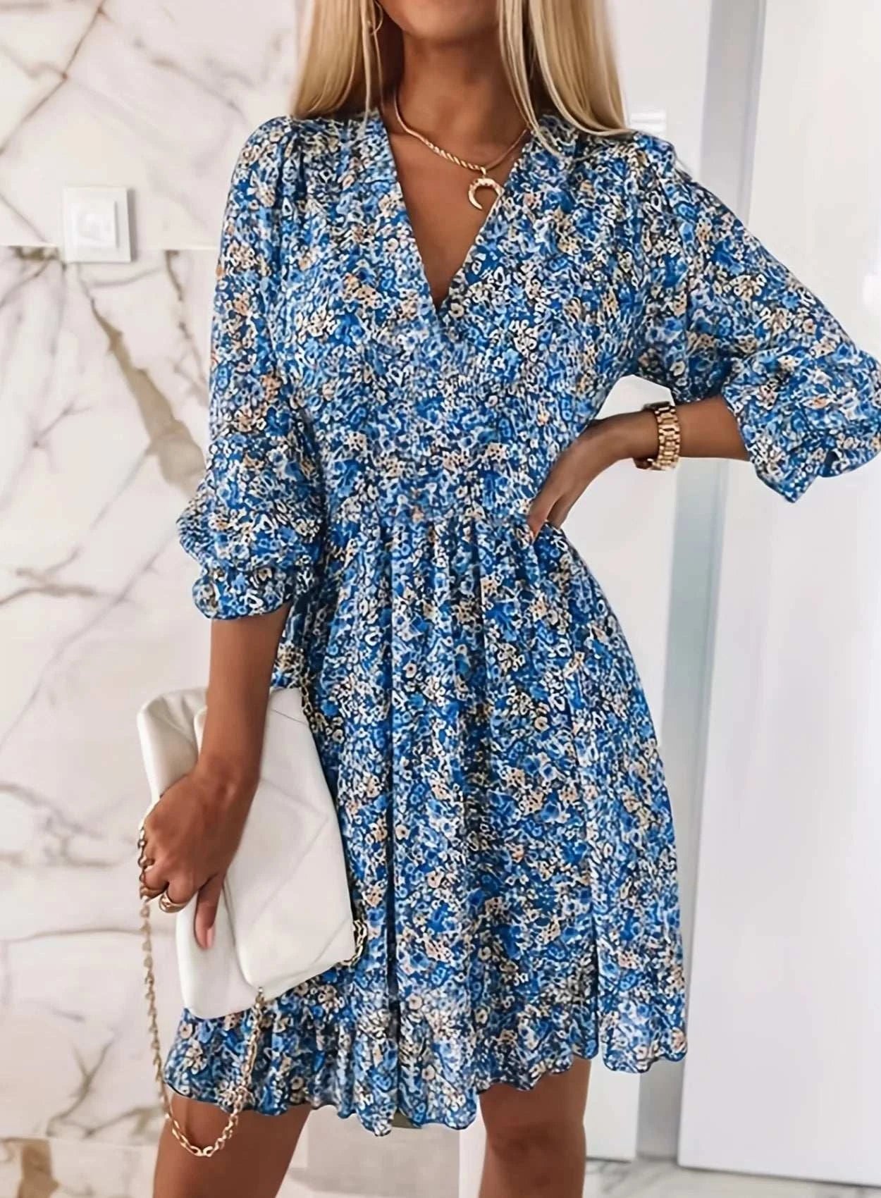 Women's small floral printed V-neck dress, elastic waist design, bohemian fashion casual dress, suitable for daily wear in sprin