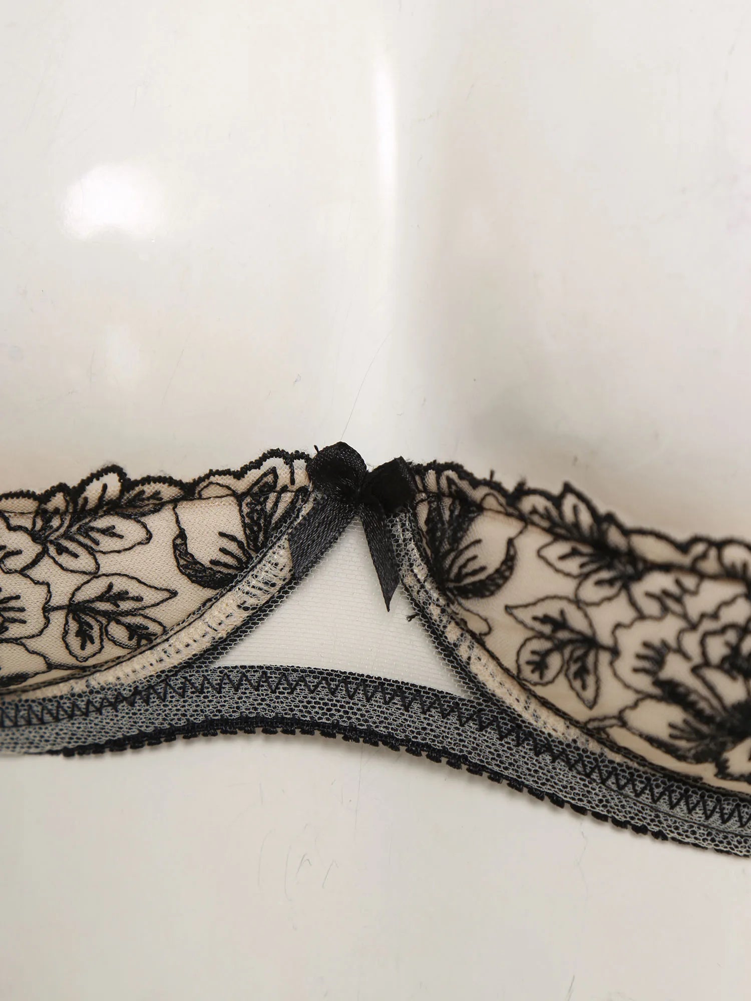 Women Sexy Low Cut Embroidery Push Up Bra